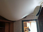 В Курске после ливня в квартире на Менделеева провис натяжной потолок