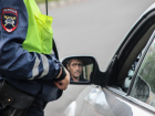 Глава Курской области организовал опрос по запрету мигрантам работать в такси