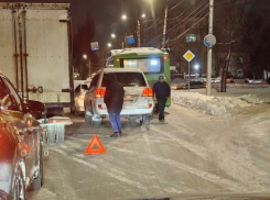 В Курске за день попали в ДТП пять новых «Волгабасов»