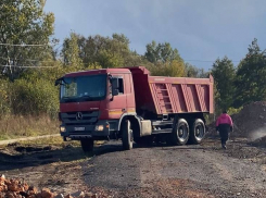 В Курске горы строительных отходов сваливают в Железнодорожном округе