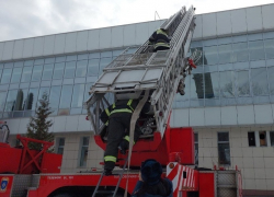 В Курске на территории госцирка прошли пожарные учения