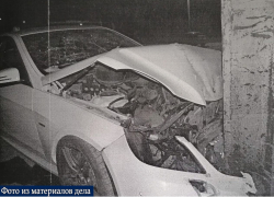 В Курске пьяный водитель при попытке скрыться сбил человека и врезался в столб