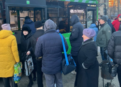В Курске замминистра транспорта попал в переполненном автобусе в пробку