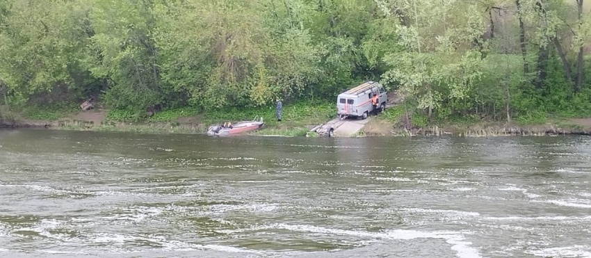 В Курске из реки Сейм водолазы достали тело 36-летнего мужчины