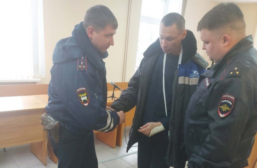В Курской области рецидивист целый год хранил в гараже боевую гранату