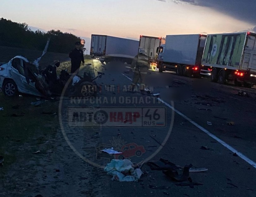 В Курской области водитель «Хендай Солярис» погиб в страшной аварии с грузовиком