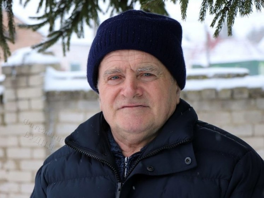 Житель села Молотычи Курской области передал для участников СВО 10 кубов дров